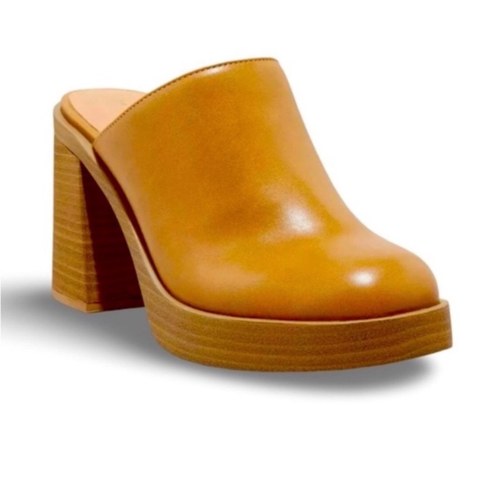Universal Thread Camel Stacked Heel Mules Size 8.5